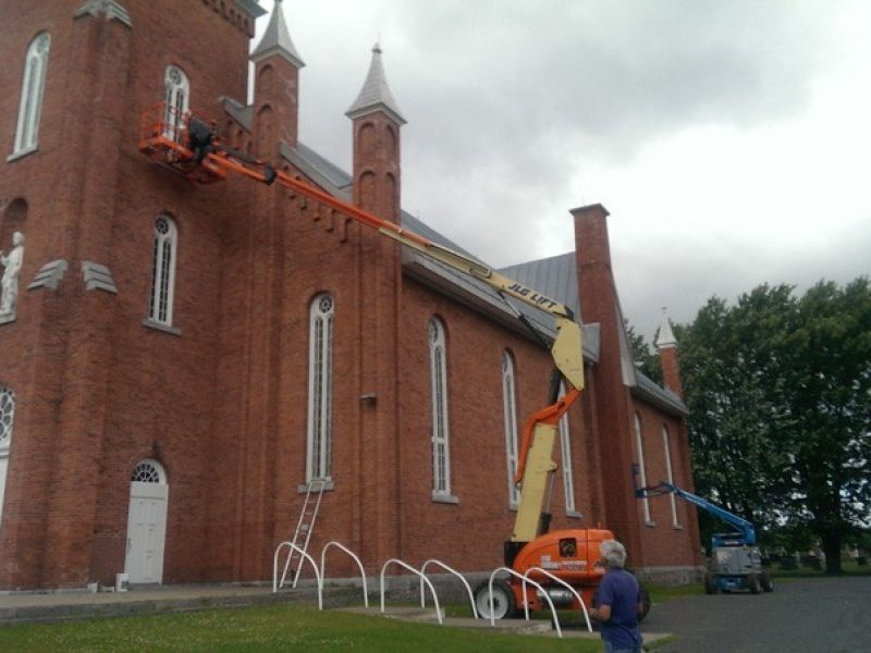 Peintres en préparation et peinture d'églises