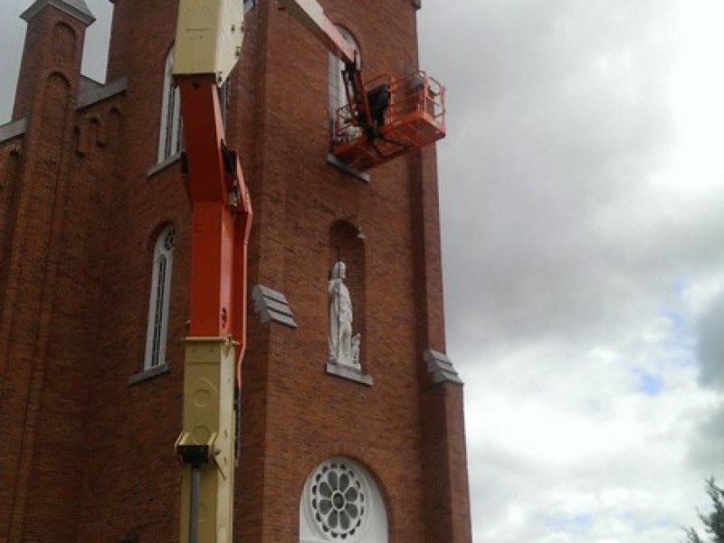 Peinture d'établissement religieux sur la Rive-Sud