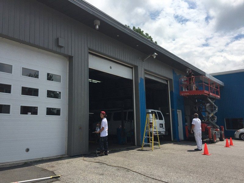 Peinture de garage extérieur en Estrie